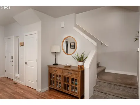 865 Se Hilltop Lane Cascade Locks OR 97014