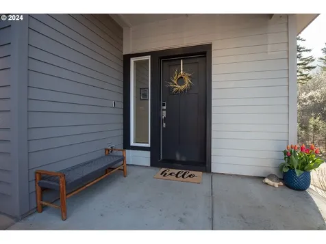 865 Se Hilltop Lane Cascade Locks OR 97014