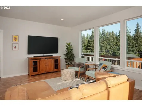 865 Se Hilltop Lane Cascade Locks OR 97014