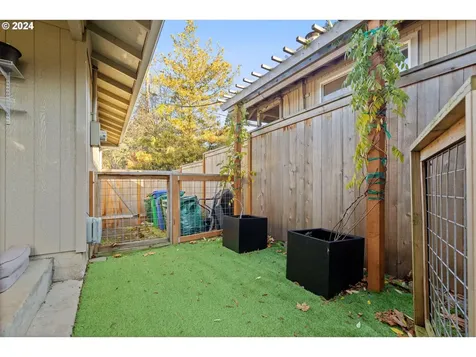 5006 SW Buddington Street Portland OR 97219