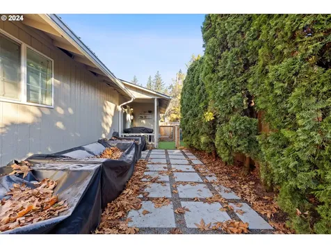 5006 SW Buddington Street Portland OR 97219