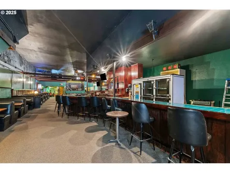 2043/2037 Sherman Avenue North Bend OR 97459