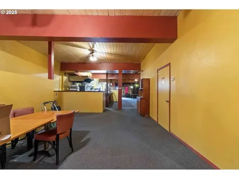 2043/2037 Sherman Avenue North Bend OR 97459