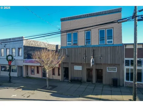 2043/2037 Sherman Avenue North Bend OR 97459