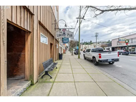 2043/2037 Sherman Avenue North Bend OR 97459