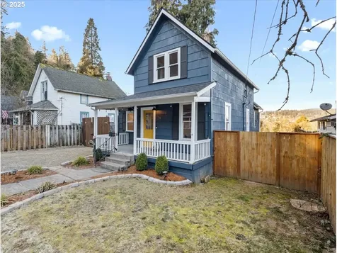 211 Monroe Street Oregon City OR 97045
