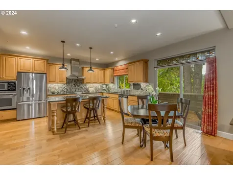 1609 Sw Joshua Street Portland OR 97219