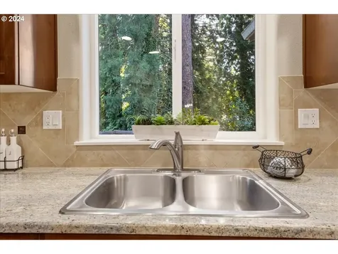 126 Ne 57th Avenue Hillsboro OR 97124