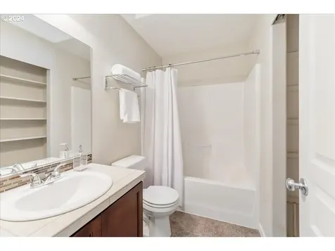 126 Ne 57th Avenue Hillsboro OR 97124