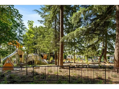 126 Ne 57th Avenue Hillsboro OR 97124