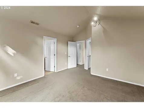 2734 NW Upshur Street Portland OR 97210