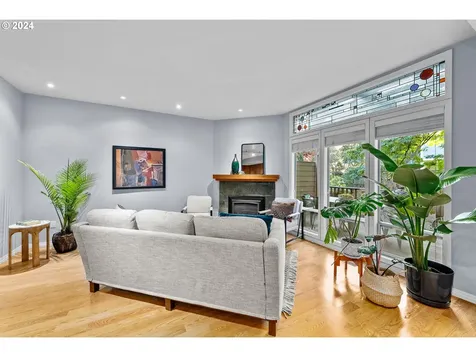 2734 NW Upshur Street Portland OR 97210