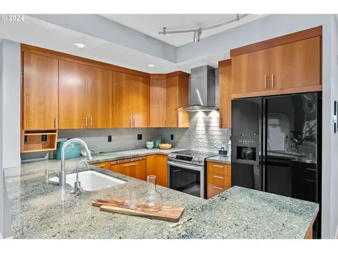 2734 NW Upshur Street Portland OR 97210