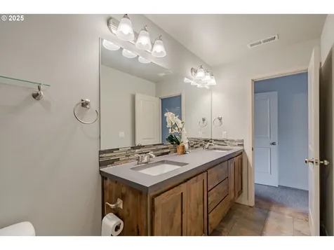122 N 43rd Place Ridgefield WA 98642