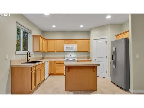 9470 SW Diamond View Way Beaverton OR 97007