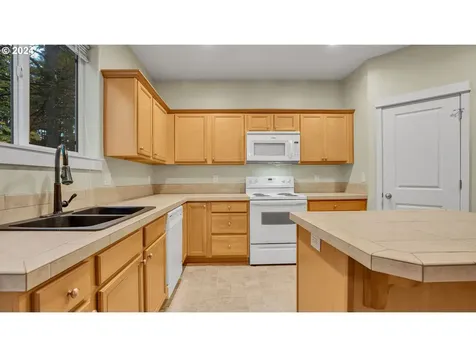 9470 SW Diamond View Way Beaverton OR 97007