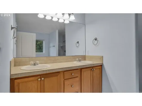 9470 SW Diamond View Way Beaverton OR 97007