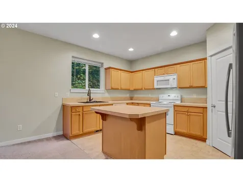 9470 SW Diamond View Way Beaverton OR 97007