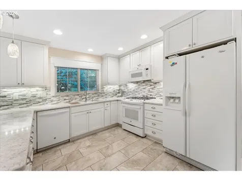 4537 Heritage Lane Lake Oswego OR 97035