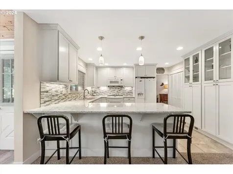 4537 Heritage Lane Lake Oswego OR 97035