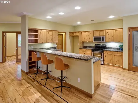 2481 Tracy Lane Woodburn OR 97071
