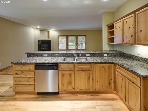 2481 Tracy Lane Woodburn OR 97071
