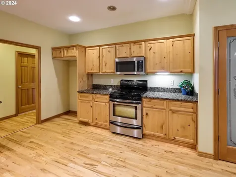 2481 Tracy Lane Woodburn OR 97071