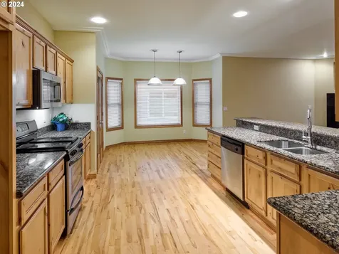 2481 Tracy Lane Woodburn OR 97071