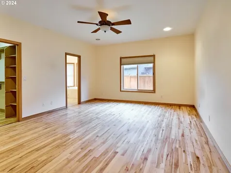2481 Tracy Lane Woodburn OR 97071