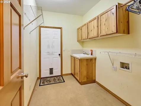 2481 Tracy Lane Woodburn OR 97071