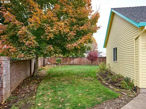 2481 Tracy Lane Woodburn OR 97071