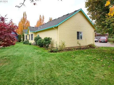 2481 Tracy Lane Woodburn OR 97071