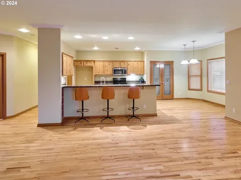 2481 Tracy Lane Woodburn OR 97071