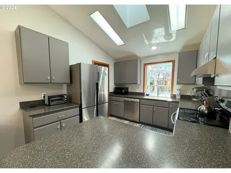 2256 N 22nd Court Florence OR 97439
