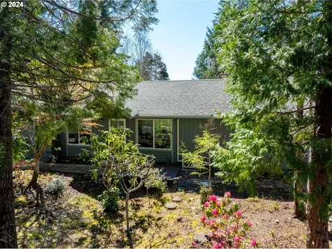 2256 N 22nd Court Florence OR 97439