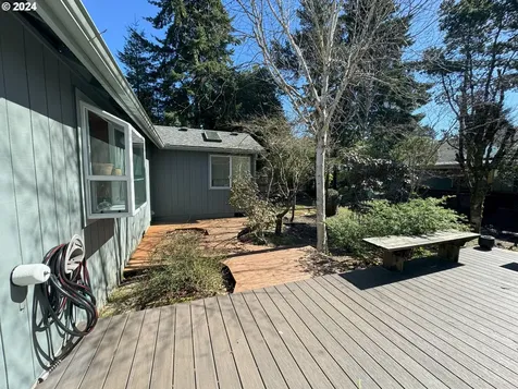 2256 N 22nd Court Florence OR 97439