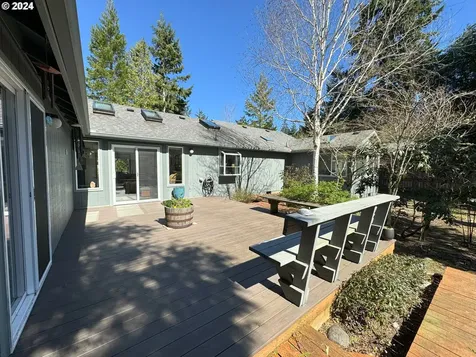 2256 N 22nd Court Florence OR 97439