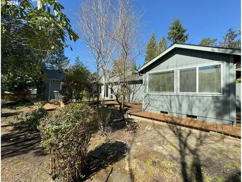 2256 N 22nd Court Florence OR 97439
