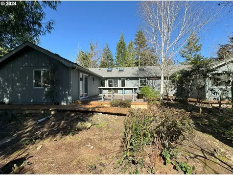 2256 N 22nd Court Florence OR 97439