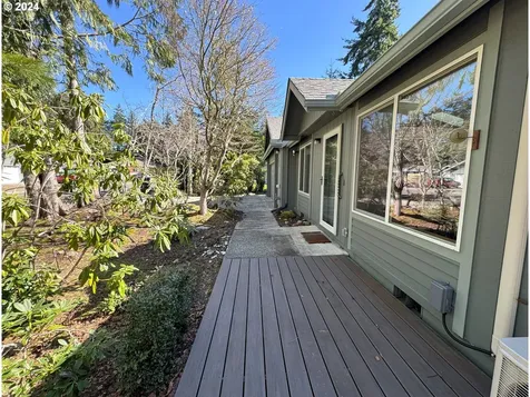 2256 N 22nd Court Florence OR 97439
