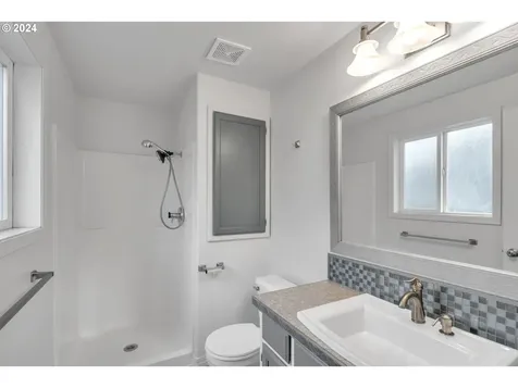 1463 SE 11th Loop Canby OR 97013