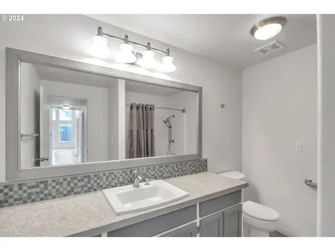 1463 SE 11th Loop Canby OR 97013