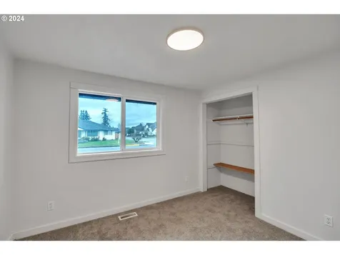 1463 SE 11th Loop Canby OR 97013