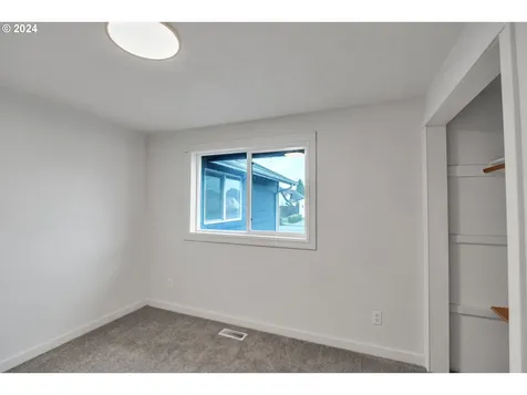 1463 SE 11th Loop Canby OR 97013