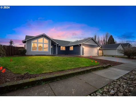 1463 SE 11th Loop Canby OR 97013