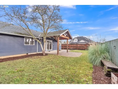 1463 SE 11th Loop Canby OR 97013