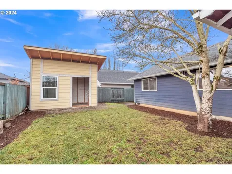 1463 SE 11th Loop Canby OR 97013