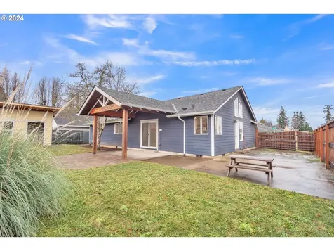1463 SE 11th Loop Canby OR 97013