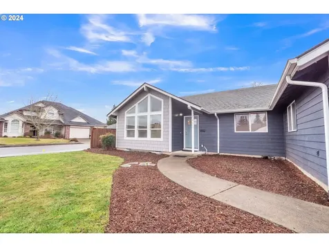 1463 SE 11th Loop Canby OR 97013