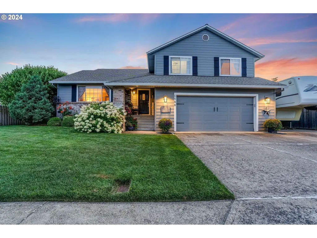 1580 Ne Laurelwood Circle Canby OR 97013